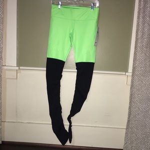 NWT alo yoga Goddess Legging M in Glowstick